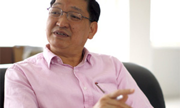 Doanh nhân "bỏ sướng, rước khổ vào thân"