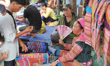 Kon Tum: Đưa hàng Việt vào sâu vùng núi, biên giới