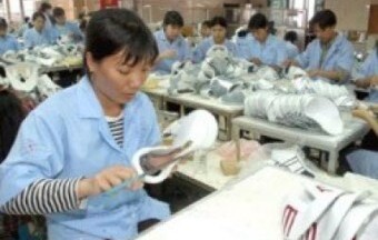 Đơn hàng da giày chạy từ Trung Quốc sang Việt Nam