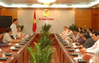 Bộ trưởng Vũ Huy Hoàng gặp mặt đại biểu Quốc hội ngành Công Thương