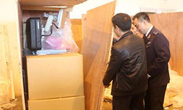 Thiết bị y tế cũ nát đội lốt hàng mới nhập khẩu về Nội Bài