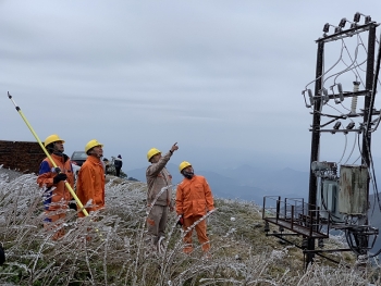 EVNNPC đảm bảo điện trong thời tiết băng giá