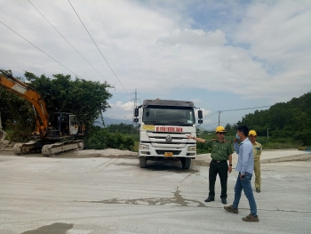 PTC3: Không chủ quan trong bảo vệ an toàn hành lang lưới điện truyền tải mùa khô