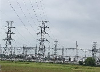 Đóng điện nâng tải đường dây 220kV Củ Chi - Trảng Bàng