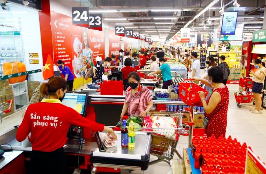 VinMart/ VinMart+ tăng lượng cung ứng hàng hóa, tặng bảo hiểm sức khỏe cho khách hàng