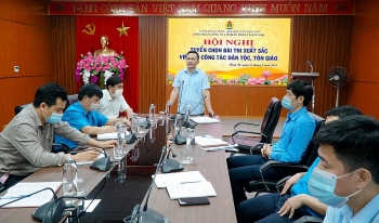 Công nhân lao động TKV tham gia thi viết về công tác dân tộc, tôn giáo