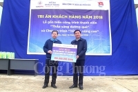 EVNNPC: Gắn biển công trình Thắp sáng đường quê tại Sơn La