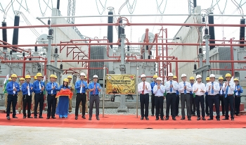 Đoàn Thanh niên EVN gắn biển công trình Trạm biến áp 500kV Mỹ Tho