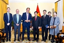 UK gives priority to cooperation with Vietnam