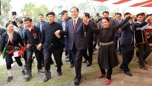 President joins ethnic groups at Hanoi spring festival