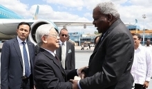 Party chief begins State visit to Cuba