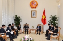 PM Nguyen Xuan Phuc receives JBIC Governor