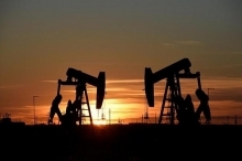 Oil prices rise more than 1% as Middle East conflict persists