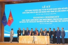 Vietnam, EU sign free trade, investment protection agreements