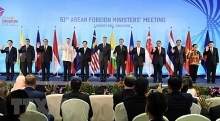 ASEAN needs to back trade liberalization: Singaporean PM