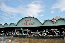 Company to invest 700 billion VND in Nga Bay floating market