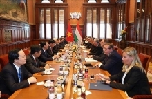 Vietnam, Hungary agree to lift relations to comprehensive partnership