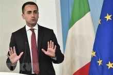 Italy sets budget deficit goal at 2.4 pct of GDP