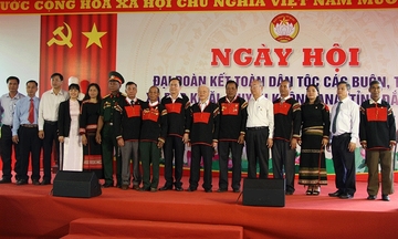Party, State leader attends solidarity festival in Dak Lak province