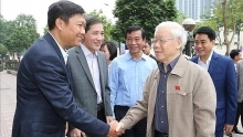 Party chief, President meets Hanoi voters