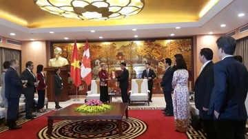 Hanoi leader receives Canada’s Ontario Premier