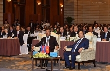 Vietnam, Cambodia PMs attend business forum