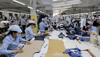 Doanh nghiệp dệt may Hà Nội: Kịp thời chia sẻ, hỗ trợ người lao động