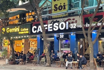 Hàng quán Hà Nội mở cửa trở lại: Nơi tấp nập khách, chỗ vắng hoe