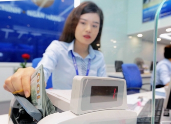 Tỷ giá USD hôm nay 29/4: Đồng USD vọt đỉnh 5 năm