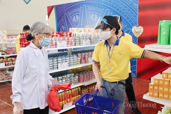 Hà Nội: Siêu thị mini 0 đồng đã hỗ trợ 20.000 trường hợp khó khăn yếu thế