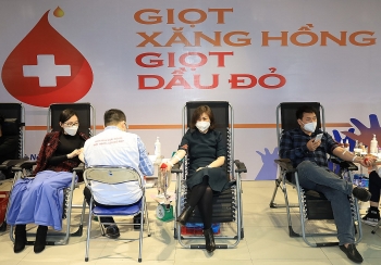 “Xăng dầu đỏ tình thương - Một đại dương tình người”