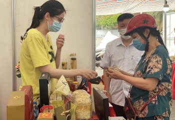 Lương tối thiểu tính theo giờ: Người lao động lo “không đủ sống”