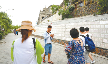 Xử nghiêm việc tiếp tay cho hướng dẫn viên “chui”