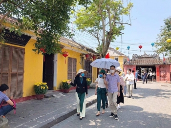 Phòng chống dịch Covid-19: Xóa tâm lý đi du lịch theo phong trào