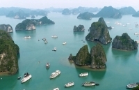 Quảng Ninh tạm dừng việc điều chỉnh phí tham quan vịnh Hạ Long