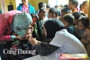 400 bà con bản Thông Cuông được khám sức khỏe miễn phí