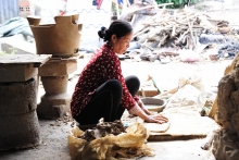 Làng gốm trăm năm tuổi của đồng bào Khmer