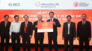 Hanwha Life tặng 8.149 thẻ bảo hiểm y tế trị giá gần 1,4 tỷ đồng cho người nghèo