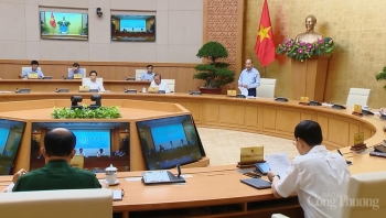 Thủ tướng Nguyễn Xuân Phúc: Kiên định mục tiêu chống dịch hiệu quả và duy trì liên tục các hoạt động kinh tế