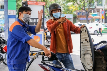 Giá xăng, dầu giảm nhẹ