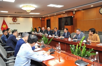 Bộ Công Thương đồng hành cùng Bình Định phát triển năng lượng tái tạo