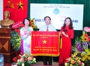Đón nhận Cờ thi đua của Chính phủ