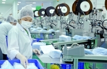 Vietnam looks ahead to economic recovery after pandemic is controlled
