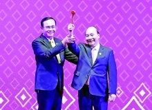 Vietnam assumes ASEAN Chair