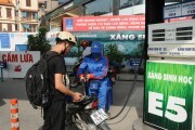 Giá bán xăng E5 có sự hỗ trợ của nhà nước