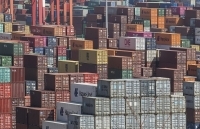 Cú sốc thặng dư thương mại của Trung Quốc và áp lực giải quyết tranh chấp với Mỹ