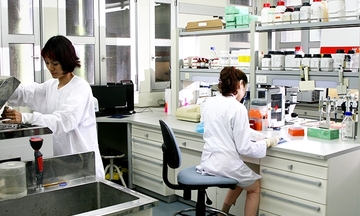 Việt Nam có 30 đơn vị đủ năng lực xét nghiệm COVID-19