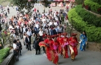 Du xuân hữu nghị tại Đền Hùng