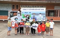 Vinamilk trao tặng 1,7 triệu ly sữa để trẻ em khó khăn được chăm sóc tốt hơn trong dịch Covid