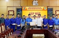 Supe Lâm Thao: Tặng quà công nhân lao động dịp Tháng công nhân